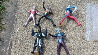 Bao gồm 5 hình Ultraman Zero, bộ hoàn chỉnh.