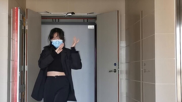 About the time when my neighbor saw me dancing in the elevator and started talking nonsense | Cheshi