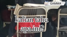 kok ada yg aneh ya, jadi bikin bertanya tanya🗿