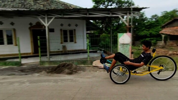 Ngedrift Pakai Sepeda