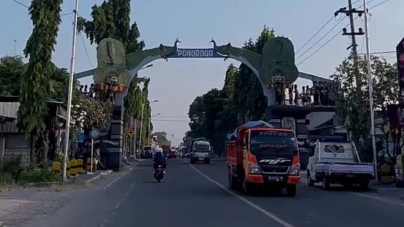 ponorogo kota reok versi hedak jeduk