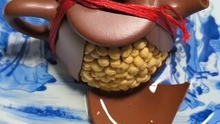Kỹ thuật nở nồi là phương pháp sử dụng đặc tính nở ra của hạt giống thực vật như đậu nành khi tiếp x