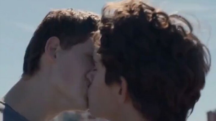 Sublime gay kiss 2022