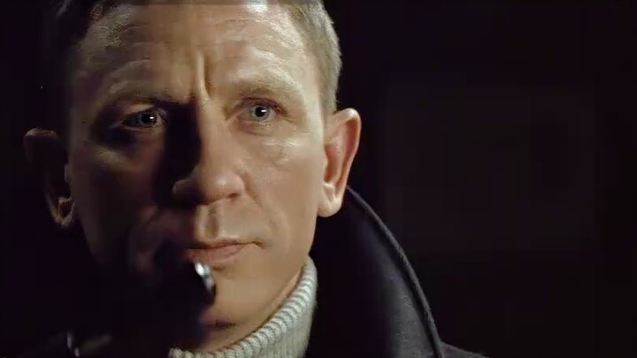 Đưa bạn qua những thay đổi về ngoại hình của Daniel Craig trong một phút