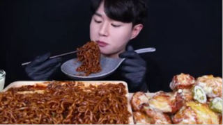 ASMR MUKBANG ĐẬU ĐEN & GÀ NƯỚNG XOAY #mukbang #asmr