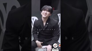 Changbin and his eomma Joke😭😂 #newjeans #changbin #hyunjin #straykids #kpop