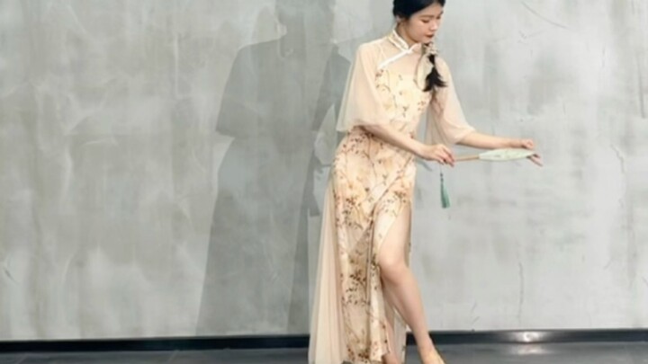 [Gai Gai] Shadows are more beautiful than people series "Boating Man" cheongsam round fan classical 
