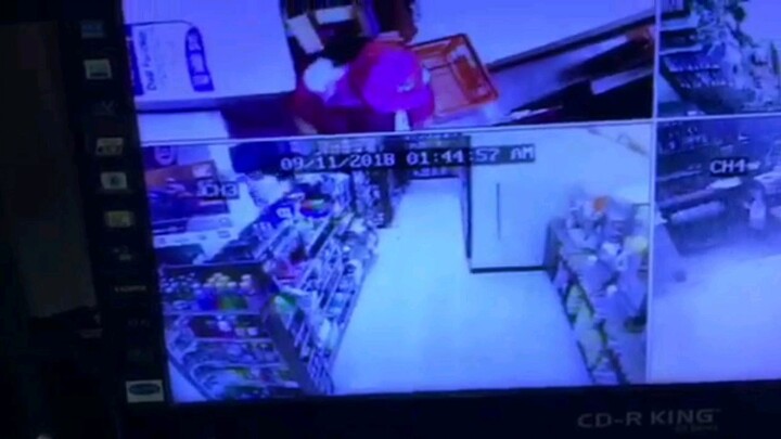 ⚠️ Caught in Action : Thief in 7-eleven