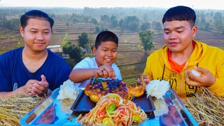 ย่างไก่บ้าน อบเครื่องสมุนไพร ตำบักหุ่งเหิ่มเผ็ดๆ แซ่บคักขนาด ทุ่งนาสวยๆ