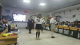 Murid SMP Menari "Friday's Good Morning" di Gala Malam Tahun Baru