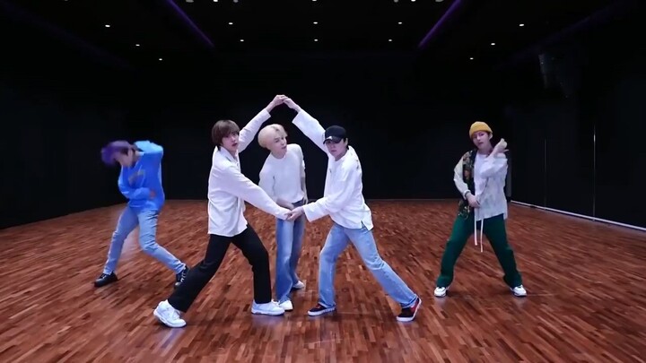 BTS DANCE PRACTICE (BUTTER CHOREOGAHY) mirrored