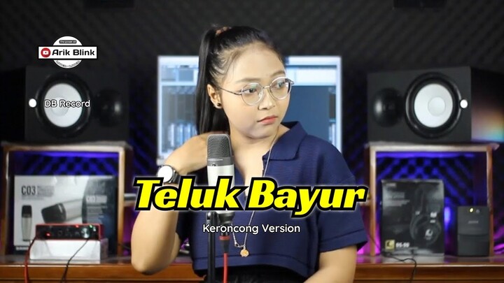 TELUK BAYUR - KERONCONG VERSION || COVER RISA MILLEN