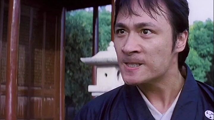 "Tôi nghĩ đó là một bộ phim võ thuật, trong đó nhân vật chính bị chôn dưới đất mà không phát ra tiến