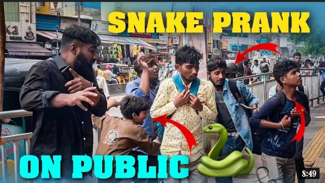 Snake-Prank-on-indian-Public-Telugu-Pranks 2 - Bilibili