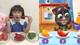 Talking Tom: Real-life little sister imitates Tom and eats peppers and tomatoes