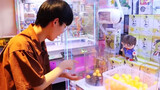 [Humor]Seseorang Menyadari Benda Aneh di Mesin Penjepit Boneka Jepang