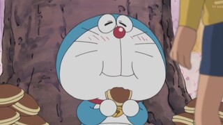 Why does this blue raccoon like Dorayaki so much?