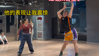 身穿篮球裤，脚踩48码高跟鞋 直接秒杀全场！跳舞不一定减肥，但一定能越来越自信！