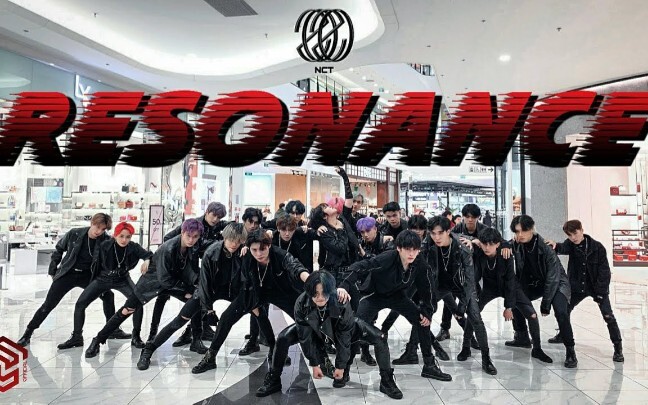 NCT 2020—'ReSONANCE' Vietnam BlackSi dance club mall road show kpop trước công chúng flash mob cover