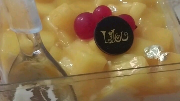 yong  nasa sa ibang bansa ka at na amaze ka yon pala mango float lang din pala....