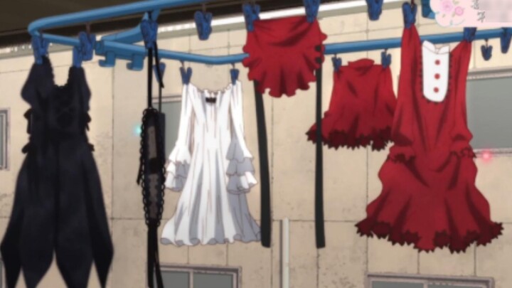 Rozen Maiden: Are there two pieces of clothing missing?