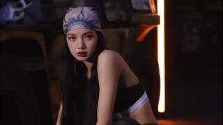 Tarian Solo Terbaru Lisa Terungkap! MV + Versi Syuting Langsung!