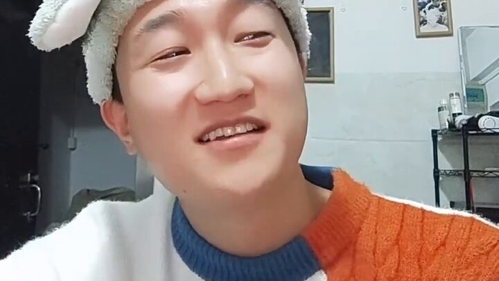 Zhang Lingyu's style of supporting people