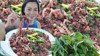 ลาบเลือด ซกเล็ก แซ่บๆ ขมอ่ำหล่ำ ข้าวเหนียวฮ้อนๆ แซ่บหลาย