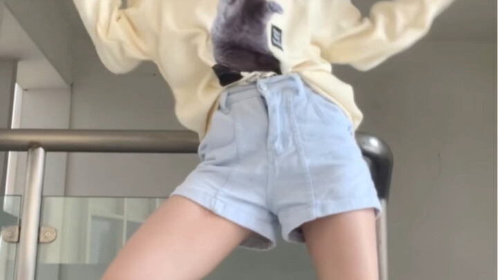 17-year-old girl "talk that talk"