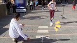 [Street Challenge] YouTube has 100 million views! A foreign guy randomly played football on the stre