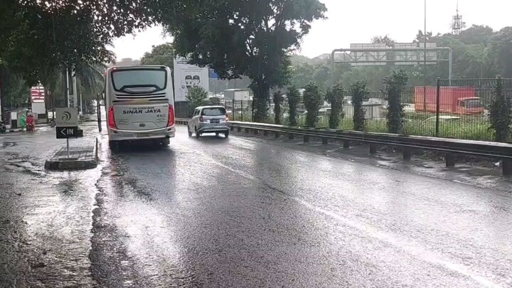 Cinematik Buss Simulator Indonesia (SINAR JAYA)