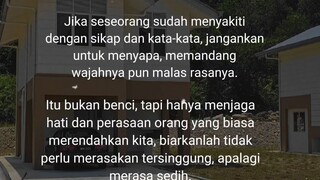 Menjauhku....