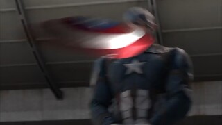 Tidak ada rasa pelanggaran. Captain America tertembak di kepala oleh perisai tersebut.