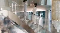 She love the CEO.  Chinese MiNiDrama