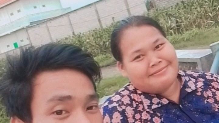 senyum lh karna cinta itu indah