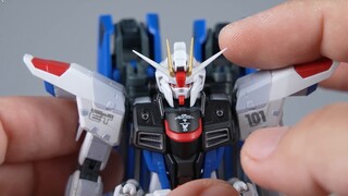 Patung berdiri bebas terbaik untuk dimainkan? Bandai ROBOT Soul Freedom Gundam versi GCP selesai mod