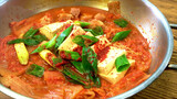 【韩国泡菜汤】韩国美食店老板教你做正宗的韩国料理。我们餐厅午饭时间最受欢迎的菜！