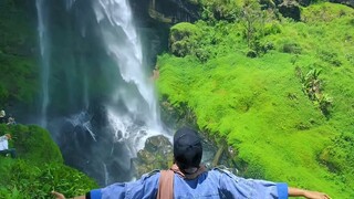 #air terjun yang indah dan memukau mata saat di pandang.aceh takengon