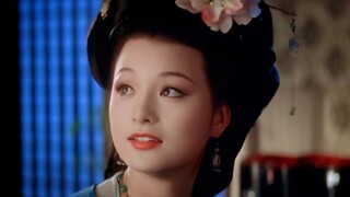 Mắt mơ và má hồng đào, đây chính là vẻ đẹp cổ điển của Trung Hoa phải không?