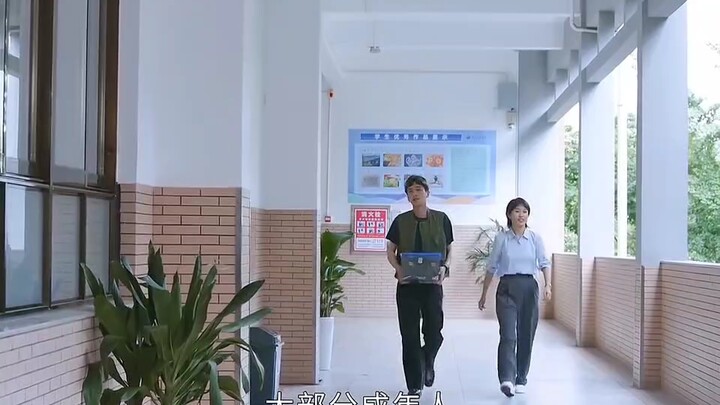 鸣龙少年 老师把手机收了……同学们想方设法的搞手机……