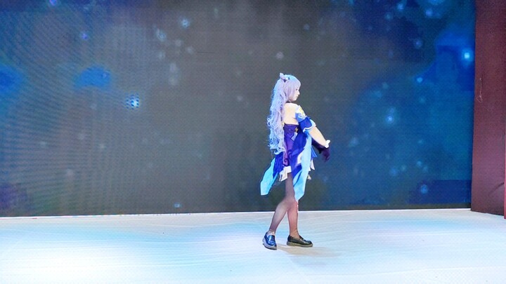What? This is actually a boy! Look at Keqing's Snow halation