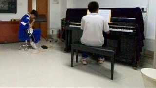 Điều gì sẽ xảy ra khi bạn chơi "One Last Kiss" trong lớp nhạc [Piano x Electric Guitar]