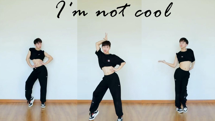 "I'm not cool" milik Kim Hyuna diputar dengan kecepatan penuh dalam satu pengambilan gambar