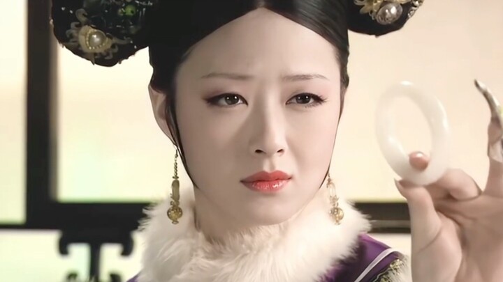After Hua Fei's death, the colors in the harem became darker.