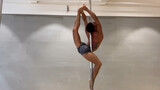 The show of a master of pole dancing in China