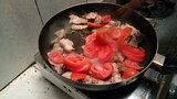 tự tay làm món thịt lợn sốt cà chua tại nhà