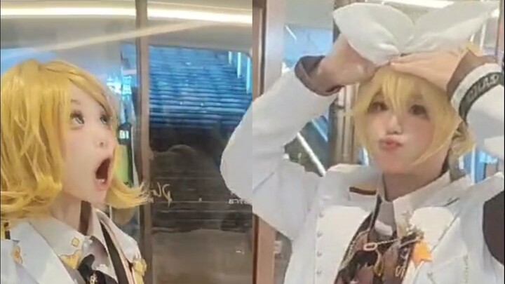 Kagamine Rin: Give it back to me, give it back to me, give it back to me (bounce, bounce, bounce