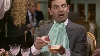 Bean the Street Performer | Mr Bean Funny Clips | Classic Mr Bean