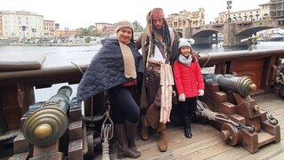 Meeting Captain Jack Sparrow at Tokyo DisneySea | Amazing Zia