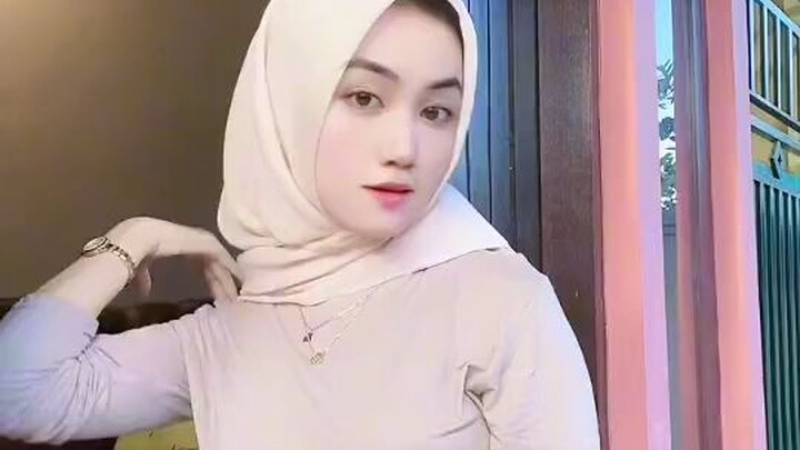 Dokter cantik bodi gitar spayol